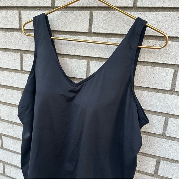 Lands’ End Women's Chlorine Resistant V Neck One Piece Fauxkini Swimsuit - Picture 4 of 11